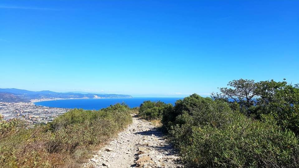 Salvia E Rosmarino - Affittacamere In Liguria Villanova d'Albenga Kültér fotó